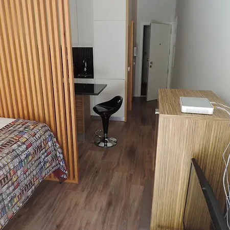 Carlos Alberto Balcony APT
