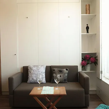 Carlos Alberto Balcony APT 3*